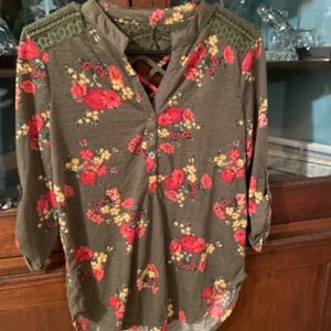 No boundaries flower top